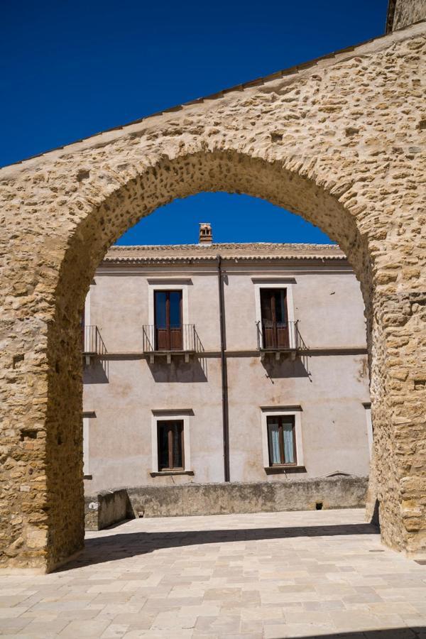 Palazzo Laureano - Dimora Storica Hotell Tricarico Eksteriør bilde