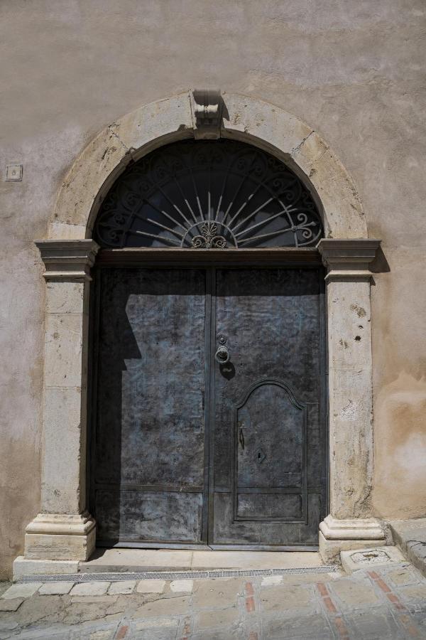 Palazzo Laureano - Dimora Storica Hotell Tricarico Eksteriør bilde