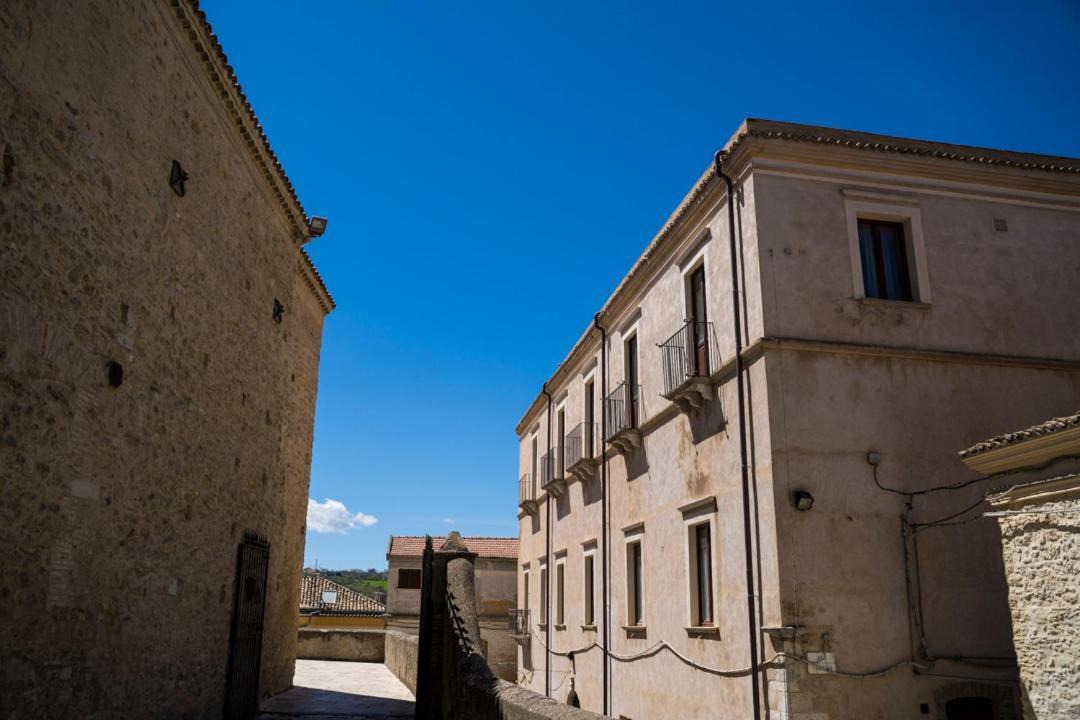 Palazzo Laureano - Dimora Storica Hotell Tricarico Eksteriør bilde